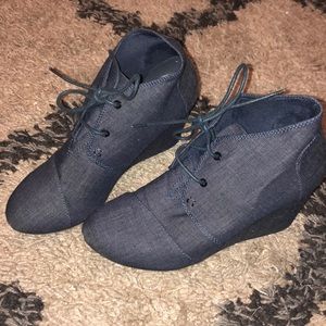 Shoe Dazzle Demin Wedge Booties